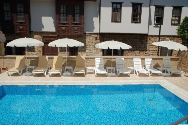 Palm Beach Cleopatra House, Beautiful Private Apartment Just 300 Meters To Cleopatra Beach 14 With Umbrellas, Bikes And Many Extras Included! 阿拉尼亚 外观 照片